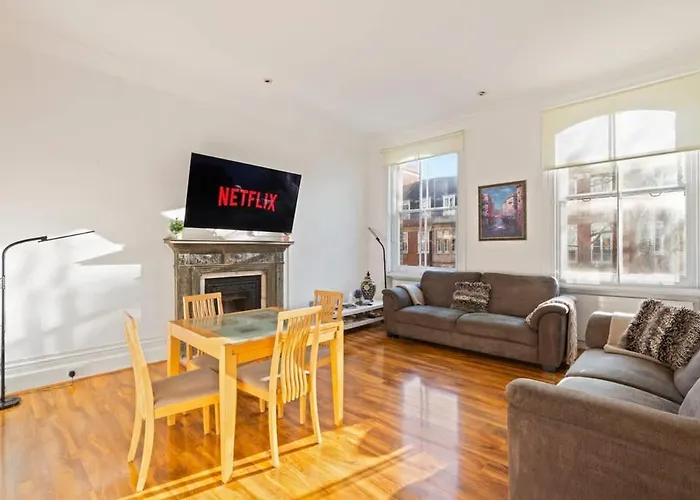 Sg, Classic Knightsbridge Loft Apartment