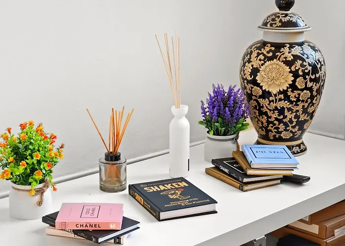Sg, Classic Knightsbridge Loft Apartment