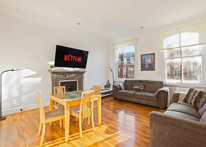Sg, Classic Knightsbridge Loft Apartment